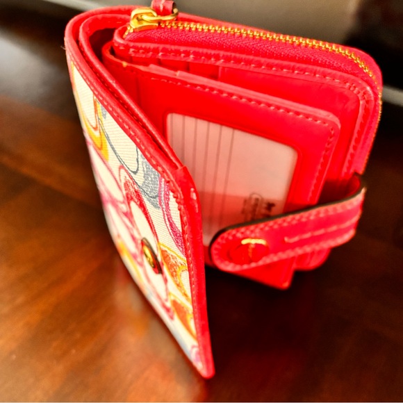 COACH small wallet.White/pink with pastel “C” design. Barely used. - Picture 3 of 14